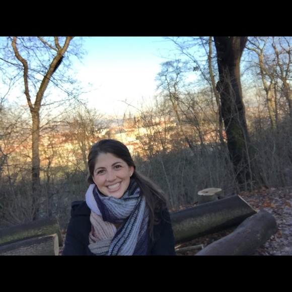 Meet your Posher, Rachael - Picture 1 of 1